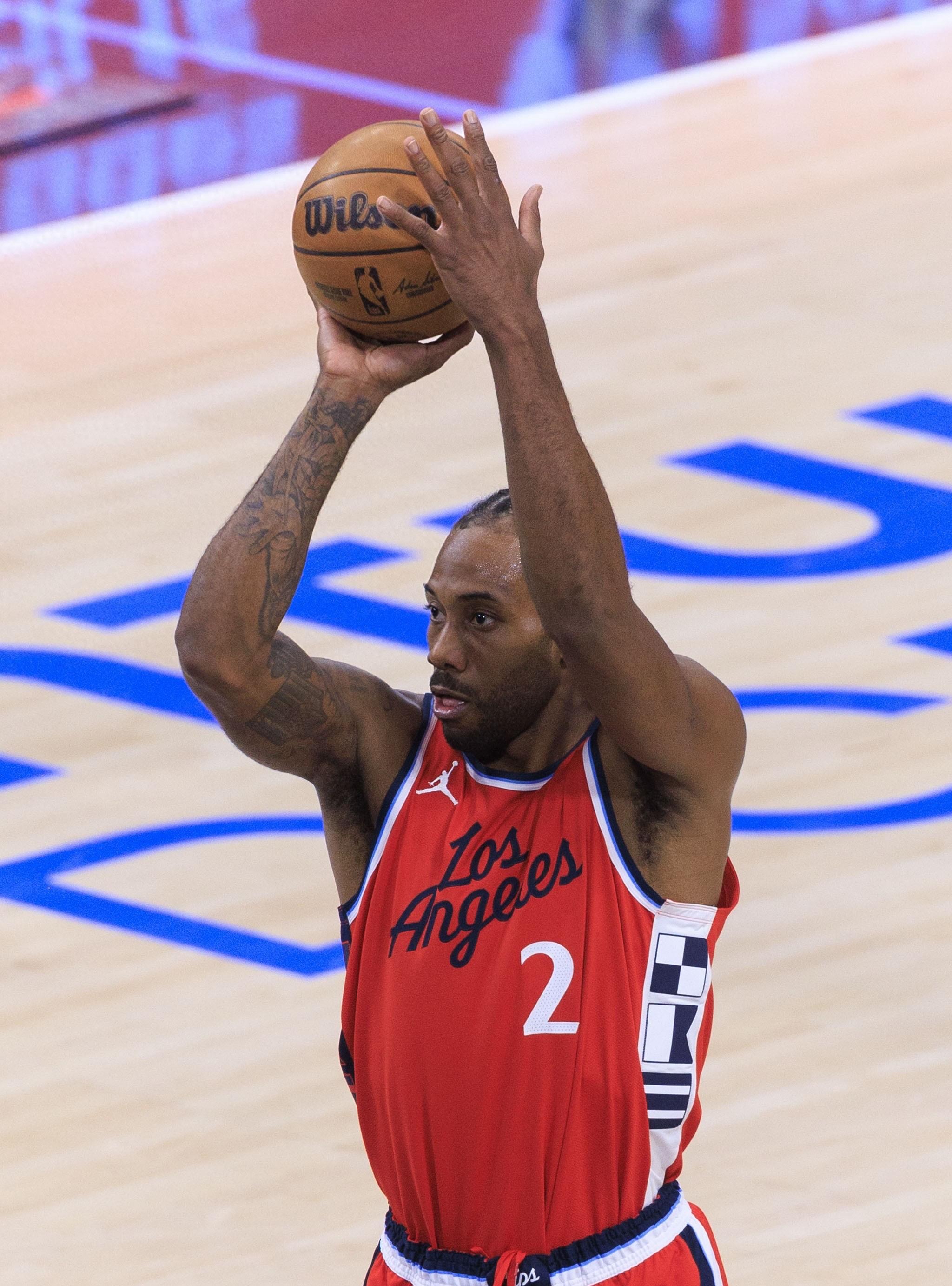 世俱杯分组-快船战胜76人，莱纳德爆砍35分